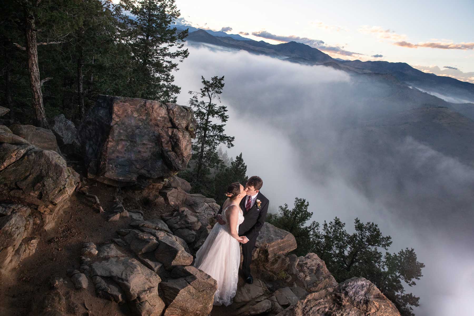 Jenna-Michael-kiss-in-the-clouds